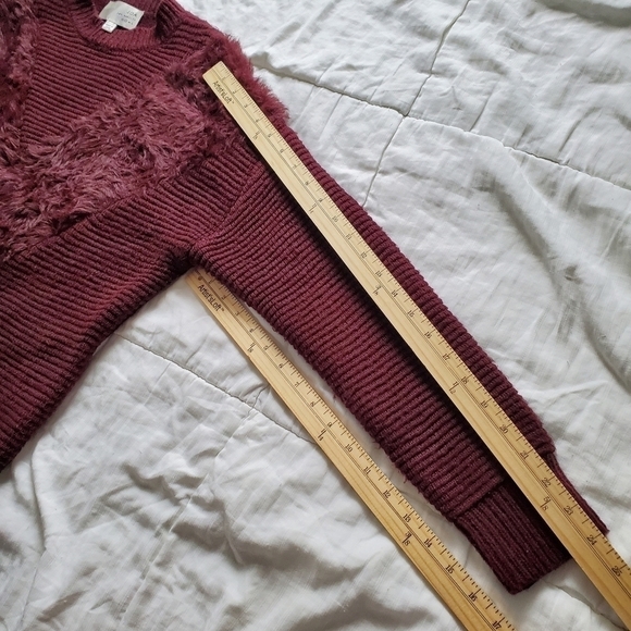 J.O.A. Knitted Oversized Fuzzy V Sweater Burgundy Size Small - Picture 8 of 10